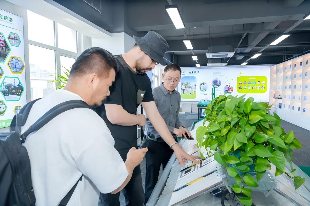 地面防滑5