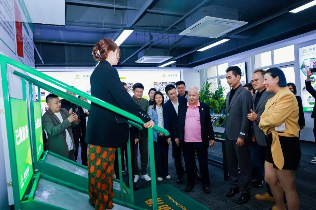 吉姆·罗杰斯到访地宝集团4