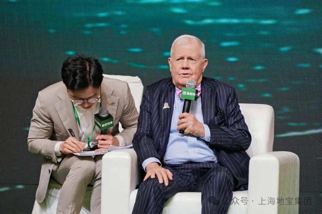 罗杰斯到访地宝集团4