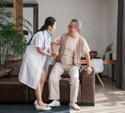 银发经济下的“安”与“稳”：地宝防滑如何守护老年人的“脚下安全”